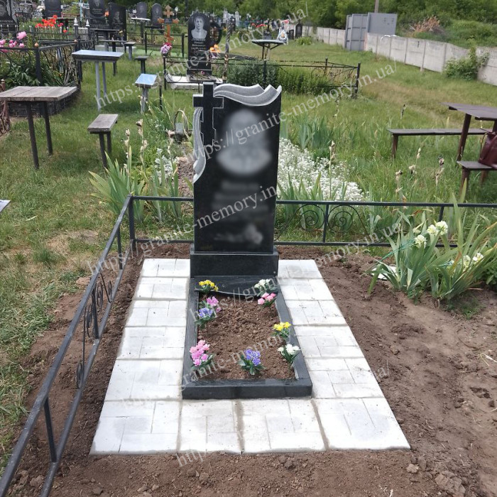 Гранітний пам’ятник одинарний А8