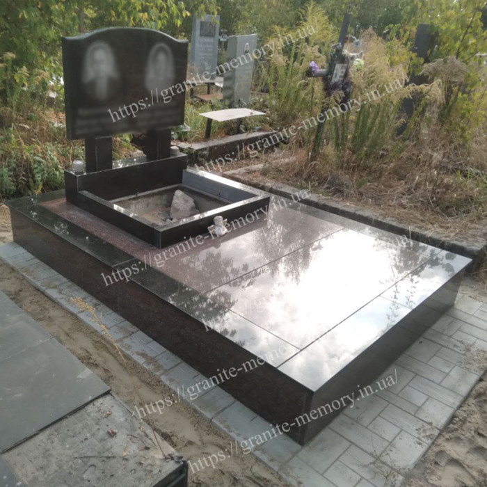 Гранітний пам’ятник для двох А14