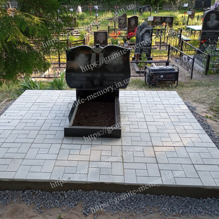 Гранітний пам’ятник для двох А11